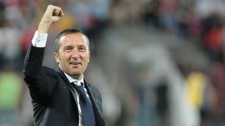 MM Stoica: "Aș fi ipocrit să nu recunosc că sunt mulțumit!"** La ce jucător de la Schalke s-a dus să-i ceară tricoul