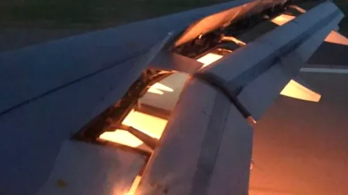 Aproape de tragedie! VIDEO Avionul care transporta o echipă de la Cupa Mondială a luat foc în aer

