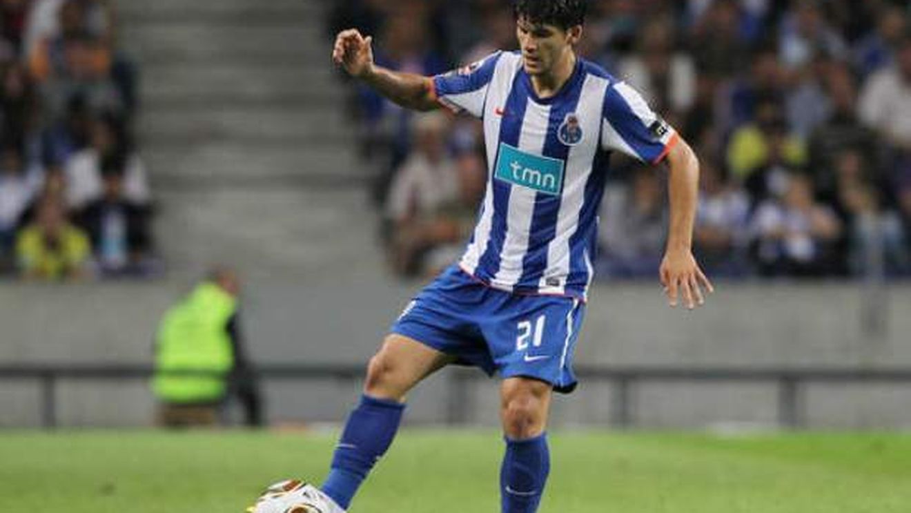 Ținut pe tușă de Răzvan Lucescu, reinventat de Bergodi**: "Săpunaru e bun, dar să nu mai facă scandal"