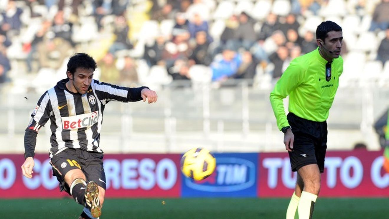 VIDEO Alessandro Del Piero, "regele" loviturilor libere!** Vezi ultima invenție a "decarului"