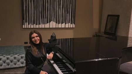 Simona Halep le-a arătat românilor cum petrece Crăciunul! A tras tare la sală și apoi s-a înfruptat cu poftă din cozonac