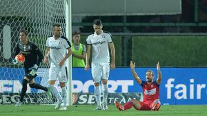 FOTO | Noua regulă a ofsaidului a creat haos la Astra - Steaua 2-0. Cum a interpretat Colțescu faza, semnele de întrebare asupra corectitudinii golului și circulara FIFA care ar fi trebuit să ajungă la CCA