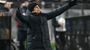 Discursul de Oscar cu care Răzvan Lucescu a câştigat derby-ul de infarct AEK - PAOK. Ce le-a spus în vestiar fotbaliştilor săi, la pauza meciului, când erau conduşi cu 2-0