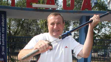 "Lucescu să-și aducă aminte de acel 11-0** dat de Steaua Corvinului său magnific!"