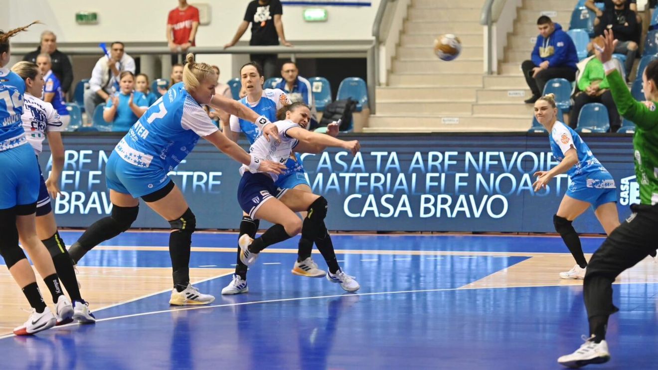 CSM Bucureşti n-a mai clacat în Bănie şi s-a calificat la pas în Final Four-ul Cupei României. Cristina Neagu şi-a luat la revedere de la publicul craiovean