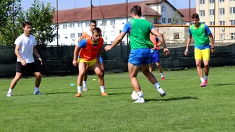 Jucătorii CSM Olimpia Satu Mare trag tare sub comanda lui Robert Ilyeș, dar antrenorul recunoaște: ”Echipa e la pământ din punct de vedere psihic”