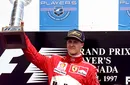 Bodyguardul lui Michael Schumacher are 1500 de poze și 200 de filmulețe cu Michael Schumacher, în actuala stare de sănătate. I-a cerut soției fostului pilot, prin șantaj, 15.000.000 de euro