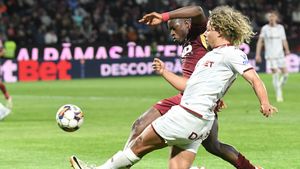 S-a aflat cine va arbitra derby-ul etapei a 2-a din Superligă