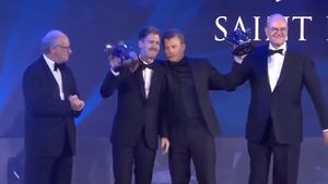VIDEO | A fost party cu open bar? Kimi Raikkonen, beat pe podium la Gala FIA 2018

