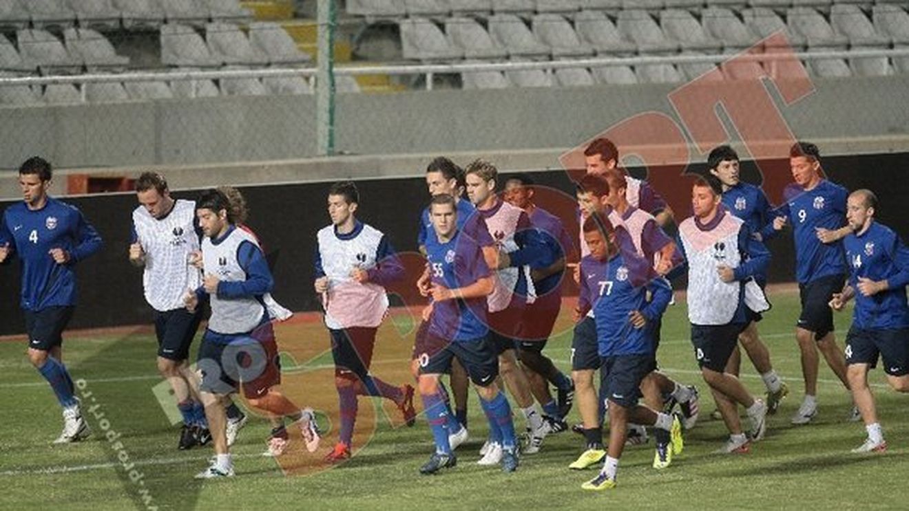 Cruyff o vede pe Steaua favorită în meciul de la Larnaca!** Doi jucători ai roș-albaștrilor l-au impresionat pe olandez