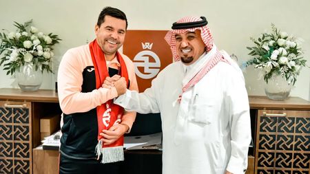 Arabii l-au îmbrăcat în aur pe Cosmin Contra după ce l-au dat afară, iar acum l-au şters din arhivele clubului