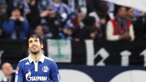 Marica, spectator pentru zece minute** la reprezentația de gală a unei legende: Raul, la golul 400!