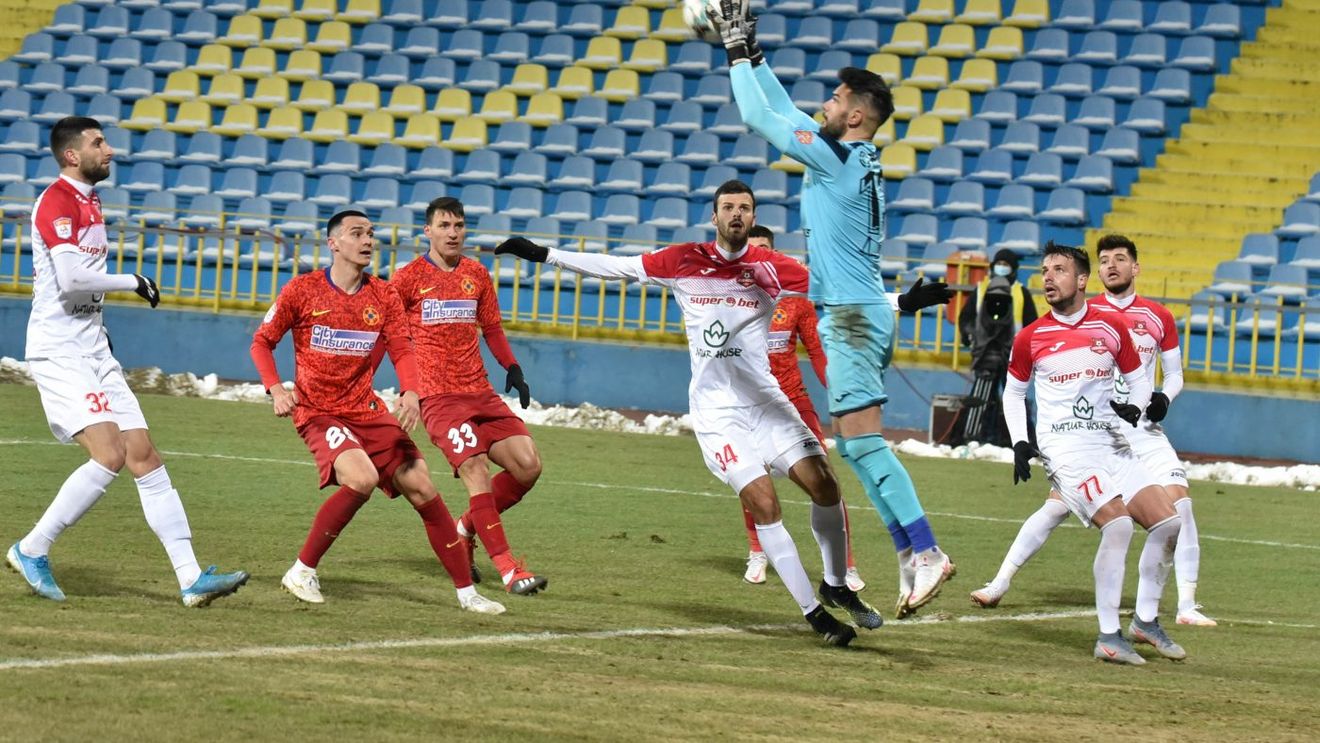 Îl acuză pe Gigi Becali pentru eșecurile FCSB. „A făcut schimbările la pauză! N-ar fi făcut Petrea mutarea asta”