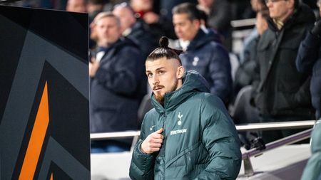 Ce a scris BBC despre operația lui Radu Drăgușin. Englezii au reacționat după intervenția suferită de fundașul lui Tottenham
