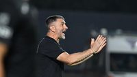 Adrian Mihalcea anunță două transferuri la UTA, după victoria din Cupă, de la Lupeni: un fotbalist vine de la Rapid!