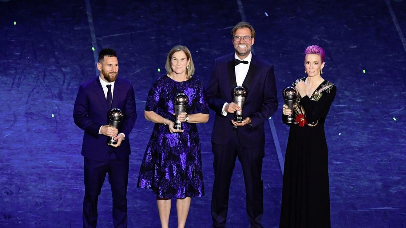 Reacția lui Ronaldo când Messi a primit premiul pentru jucătorul anului din partea FIFA. Ce a făcut portughezul