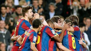 VIDEO Tiki-taka s-a născut pe Nou Camp! Vezi o fază de PlayStation și un gol magnific "marca Puyol"!