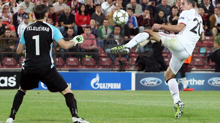 Van Persie nu va uita meciul de la Cluj:** "Când a ajuns mingea la el știam că va face asta! E cel mai frumos gol dat de mine aici"