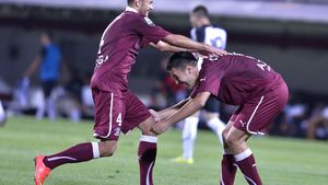 Atacantul care așteaptă un telefon de la Rapid: „M-aș duce oricând”. Laude pentru Mihai Iosif și comparația cu Marius Șumudică: „E un copil al Giuleștiului” | VIDEO EXCLUSIV