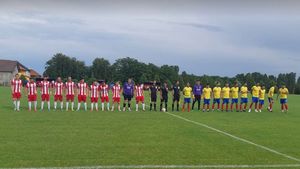 Au luat-o pe arătură! Acţiuni reprobabile cu polițiști și primar în prim-plan la unul dintre barajele pentru promovarea în Liga 3. Au lovit, scuipat și insultat arbitrul, iar acesta a pus capăt jocului în minutul 48