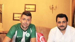 Așa s-a pregătit Raul Rusescu pentru transferul în Turcia: "Și-a dorit să-și îmbunătățească forma fizică"