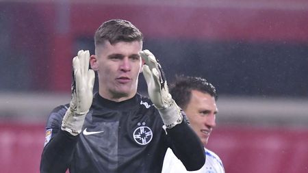 Mama lui Ștefan Târnovanu a urmărit cu ochii în lacrimi meciul Sepsi - FCSB: „M-am rugat pentru el. Păcat că nu mai trăiește și tatăl său, să-l vadă” | EXCLUSIV