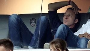 Managerul l-a făcut praf pe omul care l-a trimis în tribună:** "A scris în motivare că am fost implica în 'ML'. Să-l scoată un magician din joben pe acest Epure"