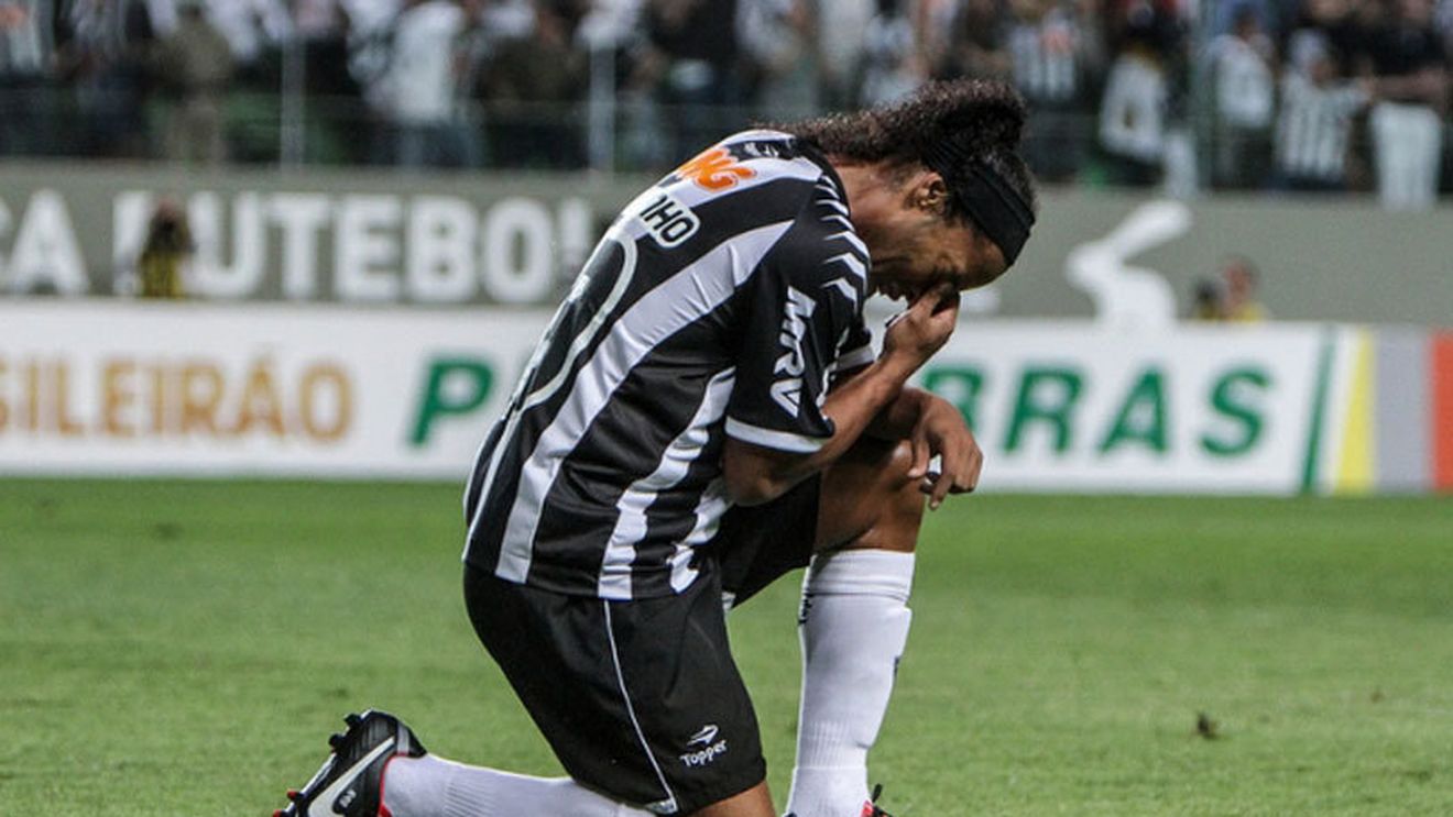 Ghinion teribil pentru Ronaldinho! Starul brazilian, în pericol să rateze CM 2014: "E cea mai gravă accidentare din cariera lui"