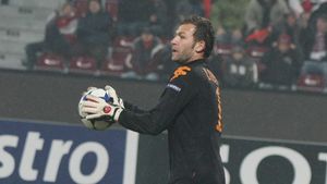 Lobonț nu mai e pe lista CFR-ului!** Mureșan: "Lobby rămâne la Roma! S-ar putea să luăm alt portar"