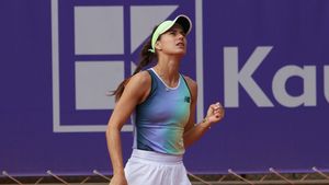 Sorana Cîrstea a dat vestea care i-a înghețat sângele în vene şi iubitului Ion Ion Țiriac! Se retrage pentru o perioadă nedeterminată din cauza unei probleme medicale: "Nu mai suport durerea!"