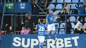 Jucătorii lui Gică Hagi se găsesc pe teren cu ochii închiși! „Aeriana” finalizată din voleu de Constantin Budescu în Farul - Sepsi l-a extaziat pe „Rege” | VIDEO