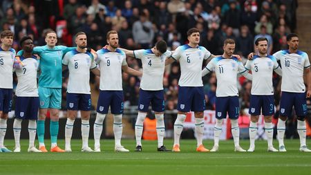 Liverpool s-a reorientat rapid după ce a renunțat la Jude Bellingham! Jurgen Klopp vrea să „betoneze” linia mediană cu un alt star din naționala Angliei! Încă patru nume importante sunt pe listă