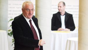 Vor să-l dea jos pe Dragomir!** Becali și Condescu s-au unit împotriva lui Mitică