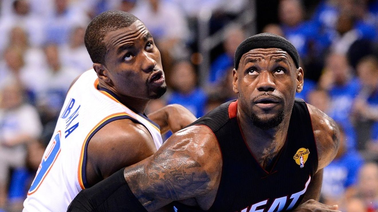 VIDEO L-a bătut pe Durant, dar a ieșit accidentat. LeBron James, lovit dur de Ibaka