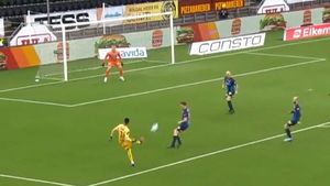 Ce a putut să piardă Dan Petrescu! Fotbalistul ratat pe ultima sută de metri de CFR Cluj a marcat un gol de pe altă planetă! | VIDEO