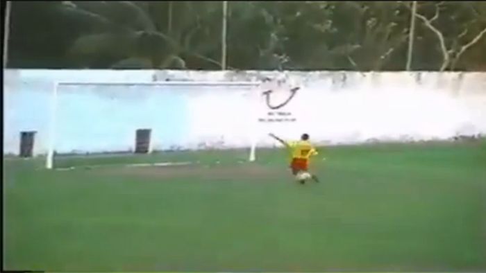 S-a făcut de Macaca!** VIDEO Asta e definiția din DEX pentru "ratare cu poarta goală"