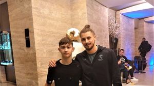 Transferul bombă al românului la AS Roma, confirmat de tatăl fotbalistului! „Când l-au văzut, au zis că e incredibil”. Când se va lua decizia finală