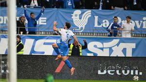 Universitatea Craiova will never walk alone. CFR Cluj pierde în Bănie și titlul e tot mai departe de Pancu