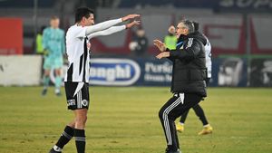 A venit de la 13.000 de kilometri, e pasionat de istorie și de limbi străine. Cine este fotbalistul care a decis derby-ul Clujului în Superliga. SPECIAL