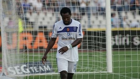 Rednic l-a luat la Khazar și pe Julius Wobay și negociază intens pentru Dina!** Vezi câți bani va încasa Craiova!