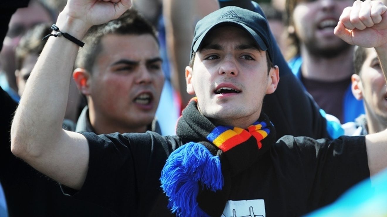 Ultrașii Stelei au ajuns la Brașov și au "atacat" terasele!** "Nu vă fie frică, facem caterincă" :)