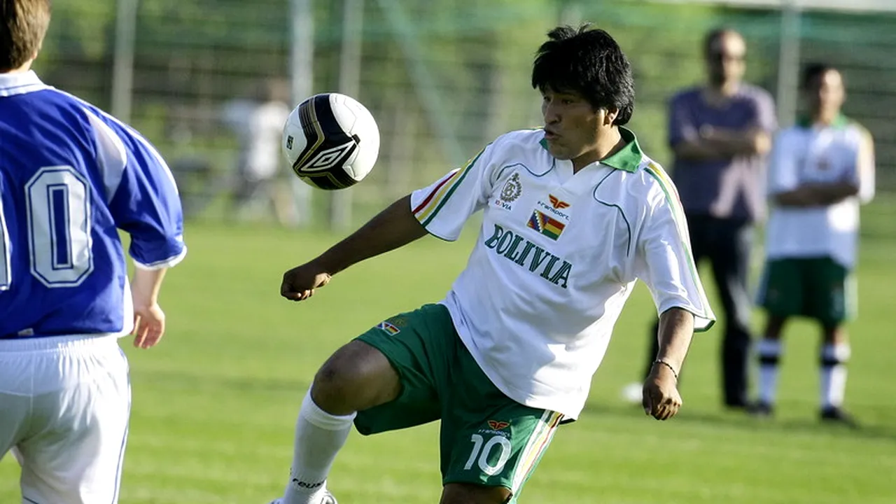 Evo Morales, președintele Boliviei, a semnat un contract cu un club de primă ligă