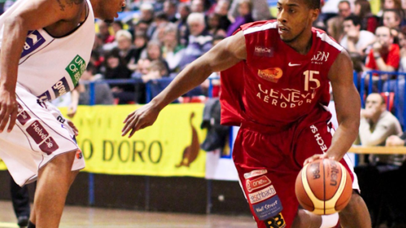 CSM Oradea l-a transferat pe baschetbalistul american Sean Barnette