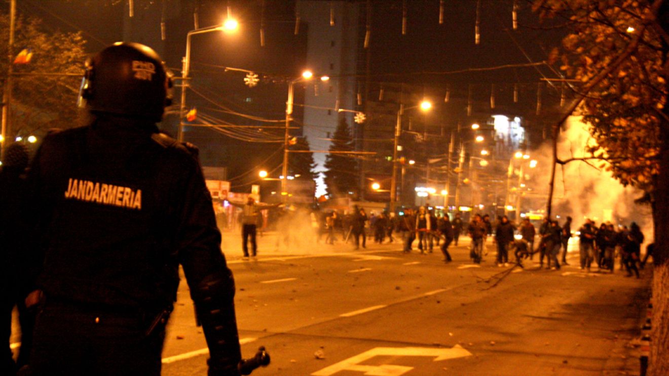 Jandarmeria neagă că ar fi fost folosite arme cu muniție neletală împotriva suporterilor ploieșteni