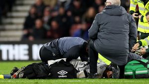 Mesajul emoționant transmis de fotbalistul care a fost aproape să moară pe teren, în timpul unui meci de Premier League. Ce a spus despre revenirea pe teren