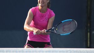 LIVE BLOG | Monica Niculescu - Maria Șarapova 4-6, 6-4, 6-3! Revenire demonică: "Super Moni" a făcut un meci uriaș împotriva fostului număr 1 mondial. Lecție unică despre cum s-o faci pe rusoaică să se bată singură