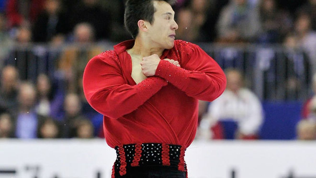 Campionul mondial la patinaj Patrick Chan a căzut de patru ori în timpul noului său program