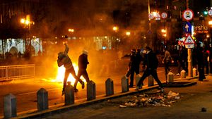 De ce au ieșit ultrașii în stradă:** "Nu avem nimic cu Băsescu, Arafat sau jandarmii, noi protestăm față de Legea 4"