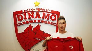 OFICIAL | Dinamo a prezentat ultima achiziție: "Sunt foarte fericit că am semnat cu un club fantastic"