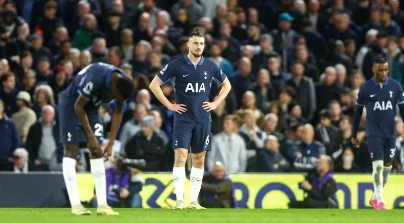 Reacția lui Ange Postecoglou după debutul lui Radu Drăgușin ca titular la Tottenham! Spurs, eșec usturător cu Fulham!